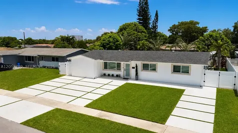 7131 SW 6th Street Pembroke Pines FL 33023