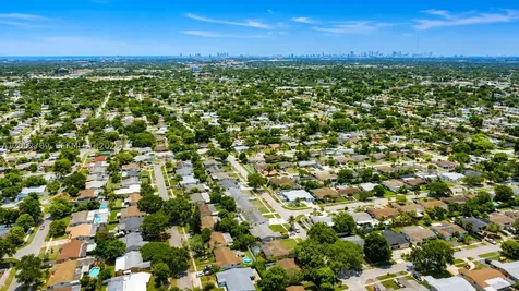 7131 SW 6th Street Pembroke Pines FL 33023