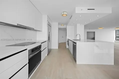 520 Brickell Key Drive Miami FL 33131