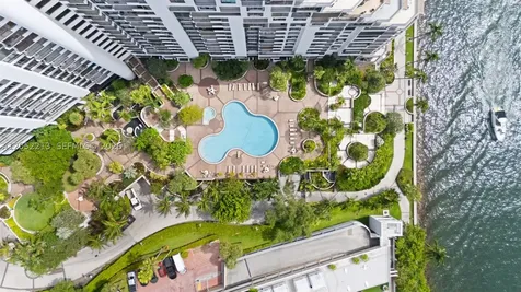 520 Brickell Key Drive Miami FL 33131