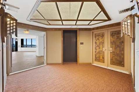 520 Brickell Key Drive Miami FL 33131