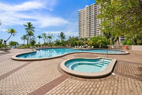 520 Brickell Key Drive Miami FL 33131