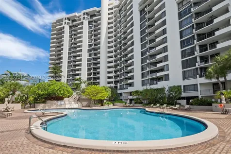 520 Brickell Key Drive Miami FL 33131