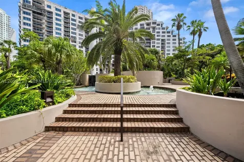 520 Brickell Key Drive Miami FL 33131