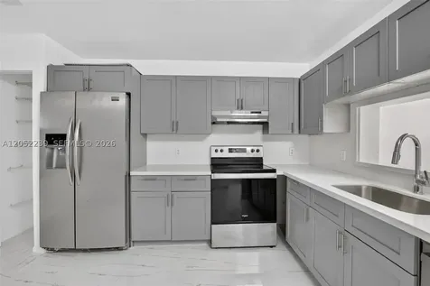 Pembroke Pines FL 33027
