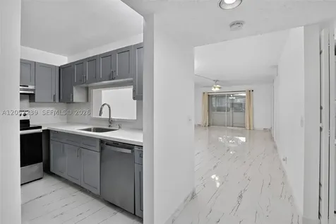 Pembroke Pines FL 33027