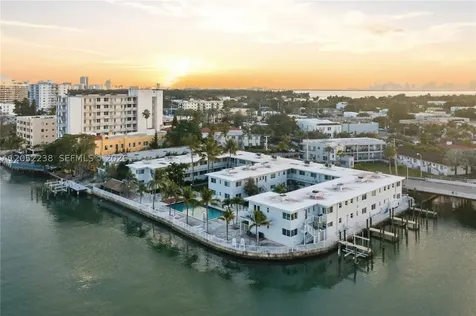 7207 Bay Drive Miami Beach FL 33141