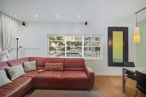 7207 Bay Drive Miami Beach FL 33141