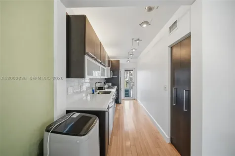 7207 Bay Drive Miami Beach FL 33141