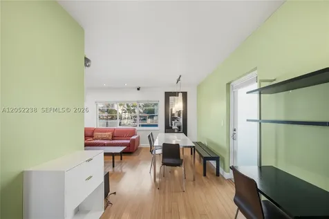7207 Bay Drive Miami Beach FL 33141