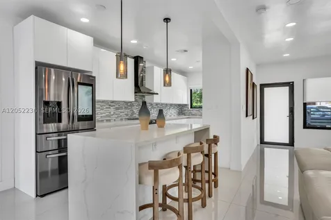2484 SW 25th Street Miami FL 33133