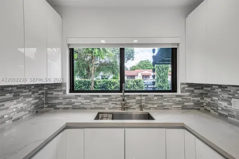 2484 SW 25th Street Miami FL 33133