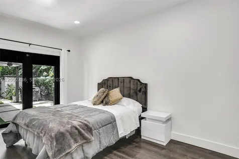 2484 SW 25th Street Miami FL 33133