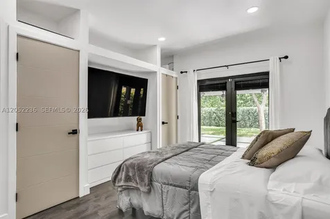 2484 SW 25th Street Miami FL 33133
