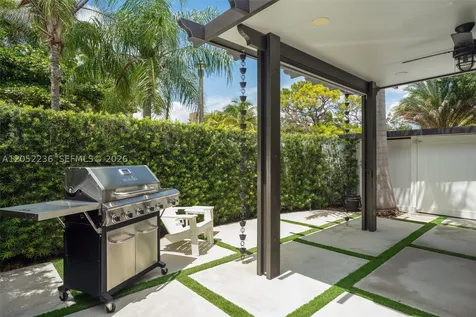 2484 SW 25th Street Miami FL 33133