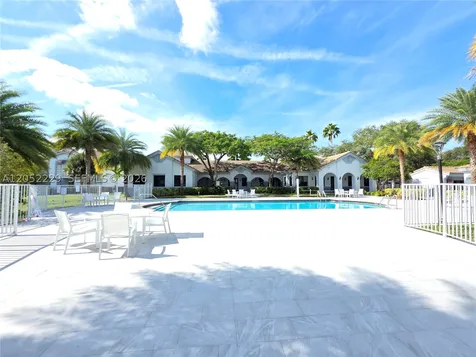 2620 S University Drive Davie FL 33328