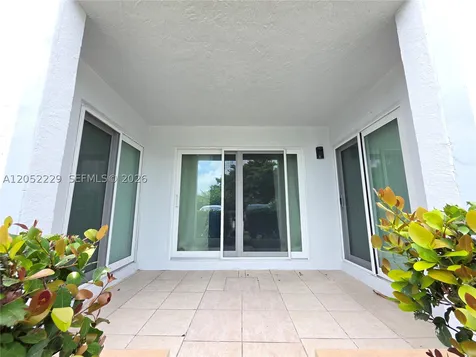 2620 S University Drive Davie FL 33328