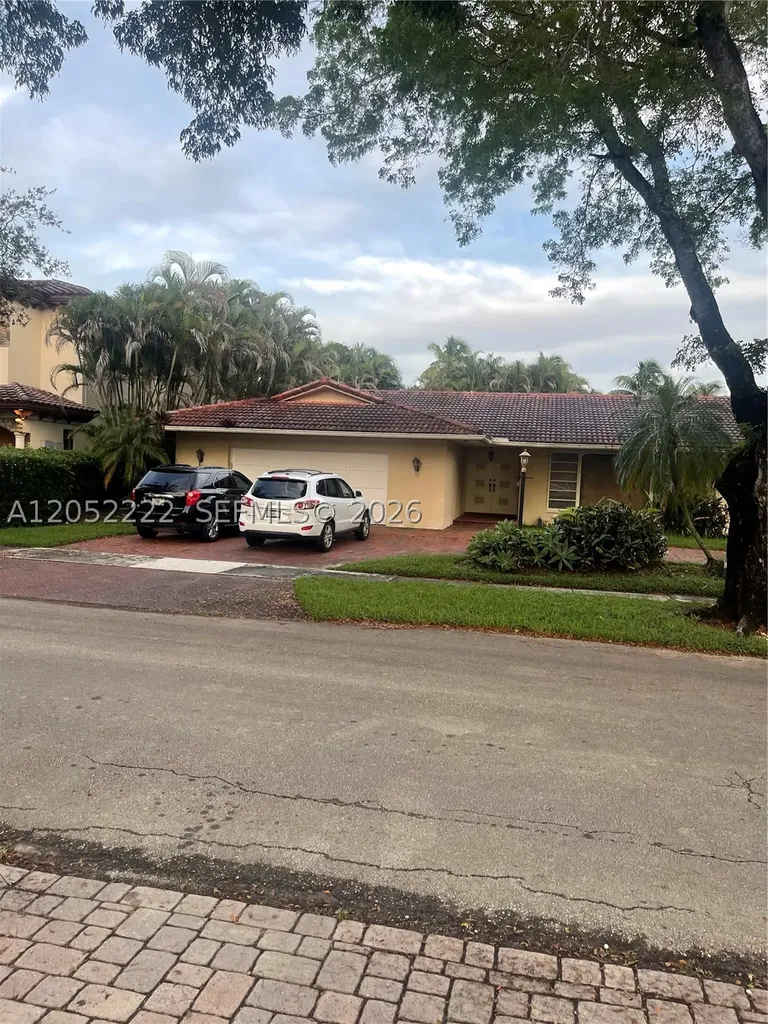 16120 E Troon Circle Miami Lakes FL 33014