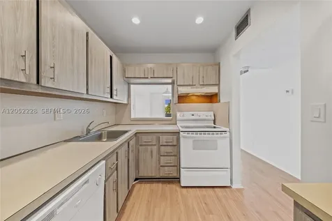 7900 Camino Creek Miami FL 33143