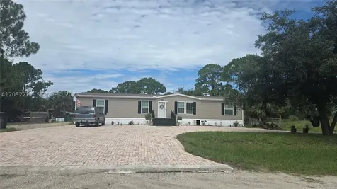 220 S Kennel Street Clewiston FL 33440