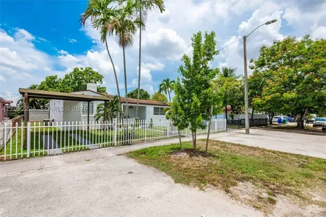 100 SW 58th Avenue Miami FL 33144