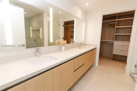 2411 Laguna Circle North Miami FL 33181