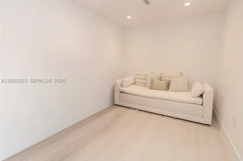 2411 Laguna Circle North Miami FL 33181
