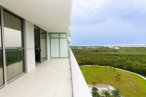 2411 Laguna Circle North Miami FL 33181