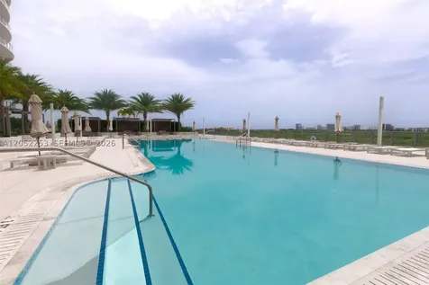 2411 Laguna Circle North Miami FL 33181