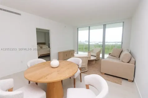 2411 Laguna Circle North Miami FL 33181