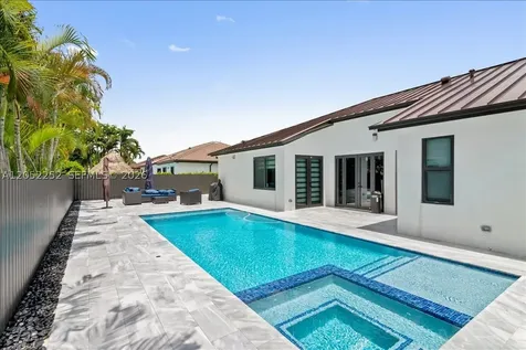 16234 SW 48th Terrace Miami FL 33185