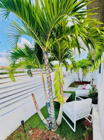 1520 SW 22nd Avenue Miami FL 33145