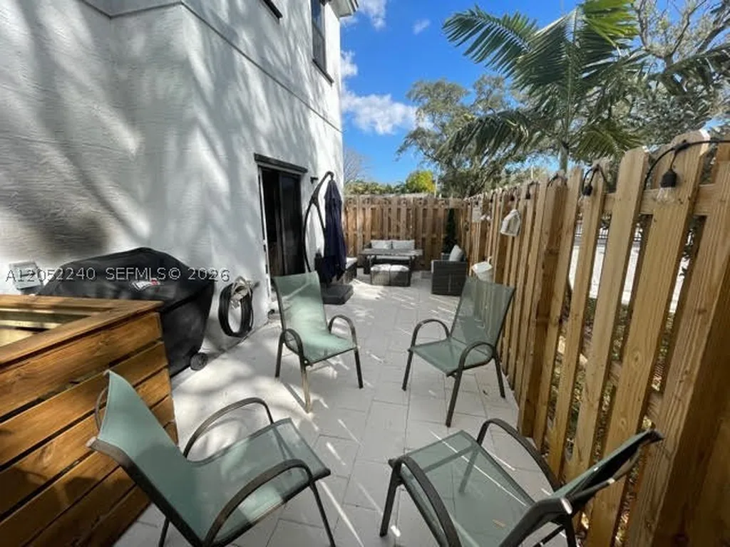 1524 SW 28th Street Fort Lauderdale FL 33315