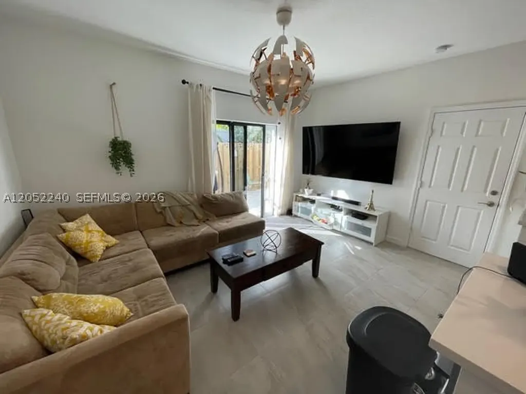 1524 SW 28th Street Fort Lauderdale FL 33315
