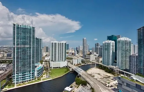 88 SW 7th Street Miami FL 33130