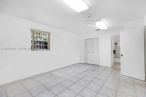 16420 NE 5th Avenue Miami FL 33162