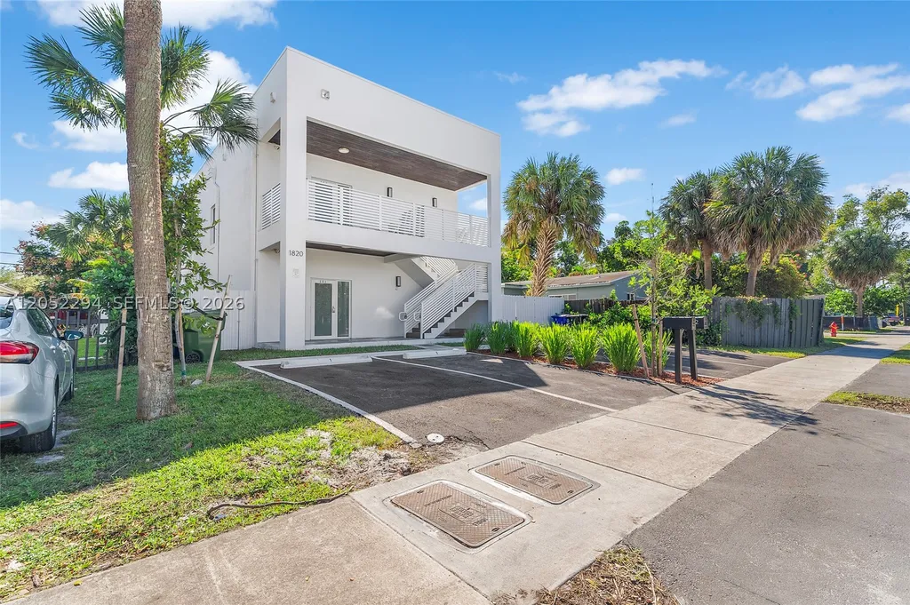 1820 SW 9th Street Fort Lauderdale FL 33312