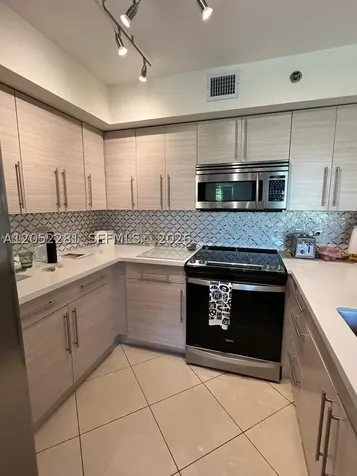 19901 E Country Club Drive Aventura FL 33180