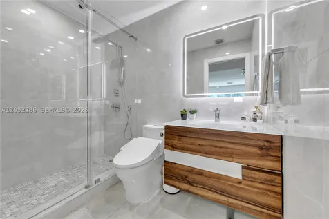 60 SW 13th Street Miami FL 33130