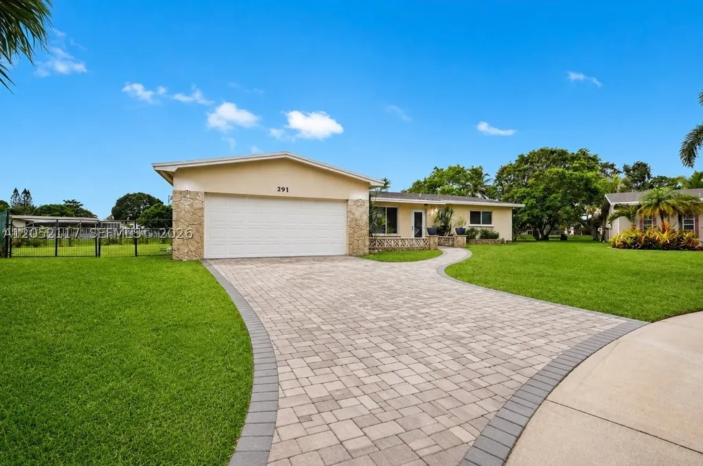 291 NW 93rd Avenue Pembroke Pines FL 33024