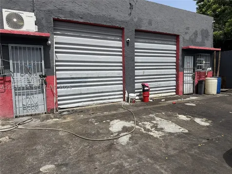 2563 NW 23rd Street Miami FL 33142