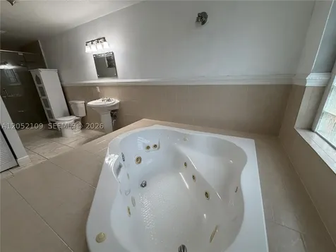 17527 NW 62nd Place N Hialeah FL 33015