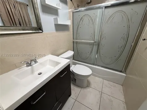 17527 NW 62nd Place N Hialeah FL 33015