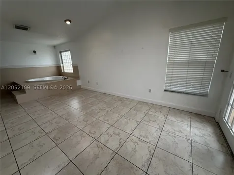 17527 NW 62nd Place N Hialeah FL 33015
