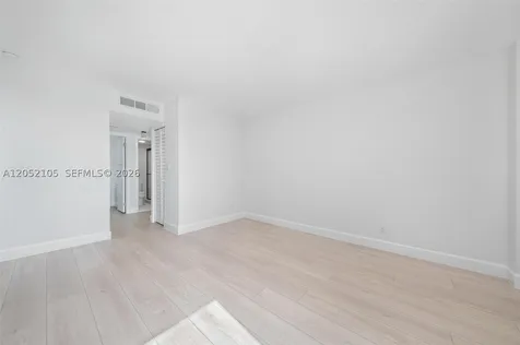 20400 W Country Club Drive Aventura FL 33180