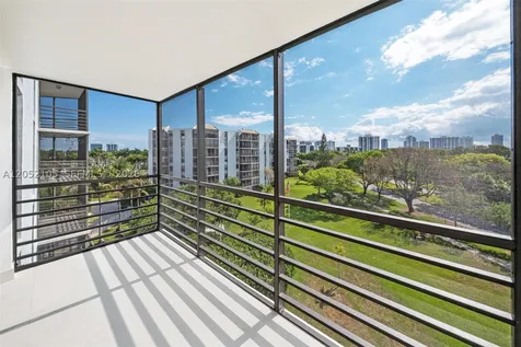 20400 W Country Club Drive Aventura FL 33180