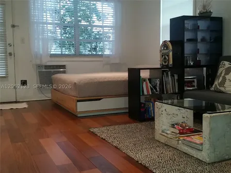 717 Espanola Way Miami Beach FL 33139