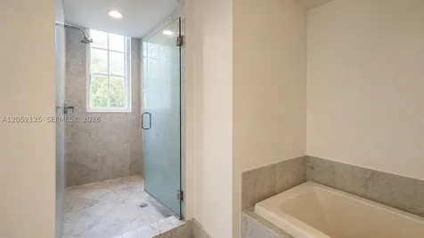 253 NE 2nd Street Miami FL 33132