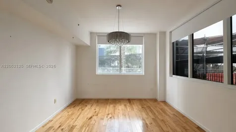 253 NE 2nd Street Miami FL 33132