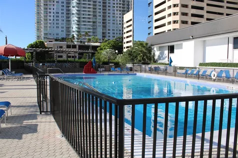 905 Brickell Bay Drive Miami FL 33131
